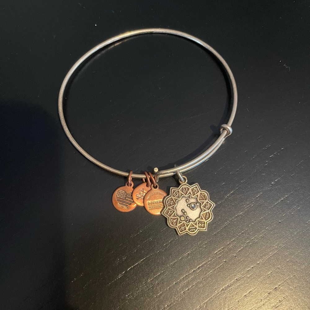 Alex and Ani Leo Zodiac Bracelet - Picture 1 of 2
